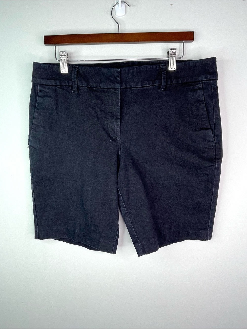 Ann Taylor Factory Black Mid-Rise Bermuda Chino Shorts Size 12